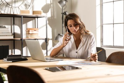 Werken als virtual assistant? Tips om georganiseerd inkomsten te genereren